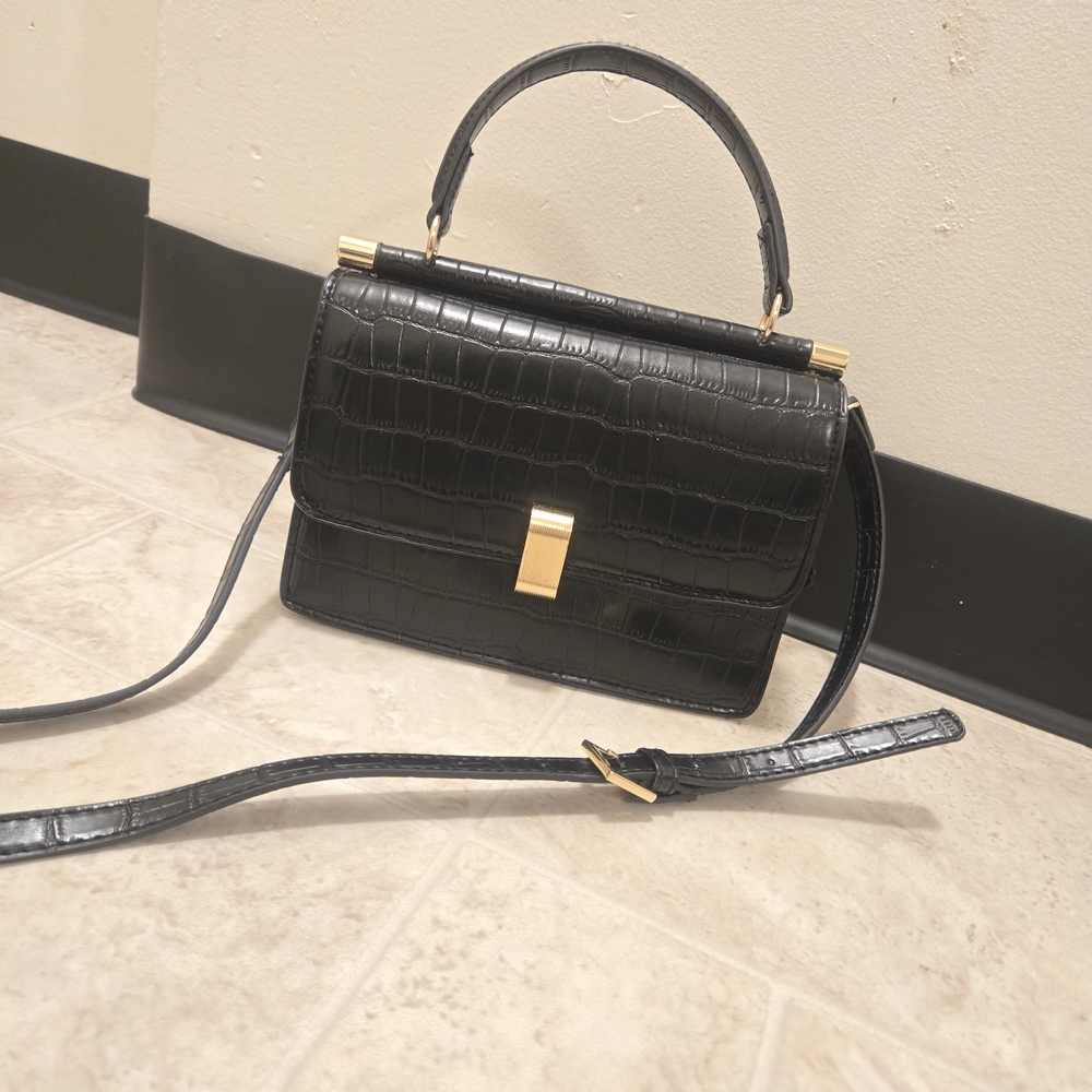 Elegant Black Crocodile-Embossed Handbag